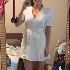 White puff sleeve dress